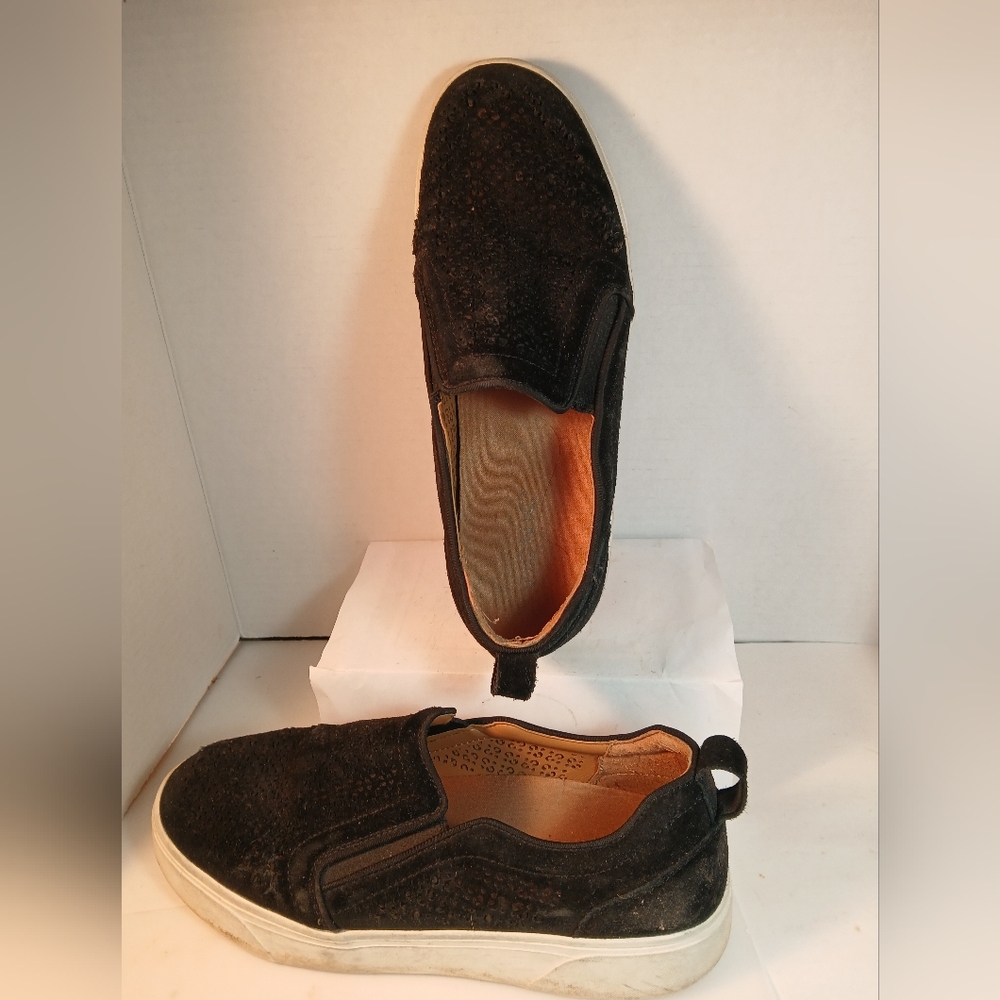 Vionic Men's Black Slip-On Shoes